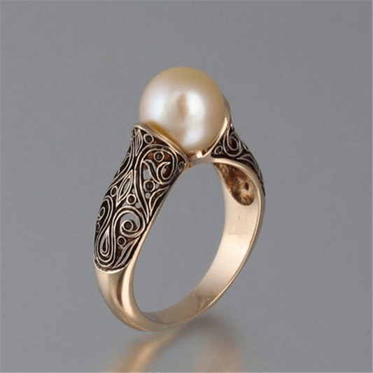 Vintage Glowing Pearl Ring