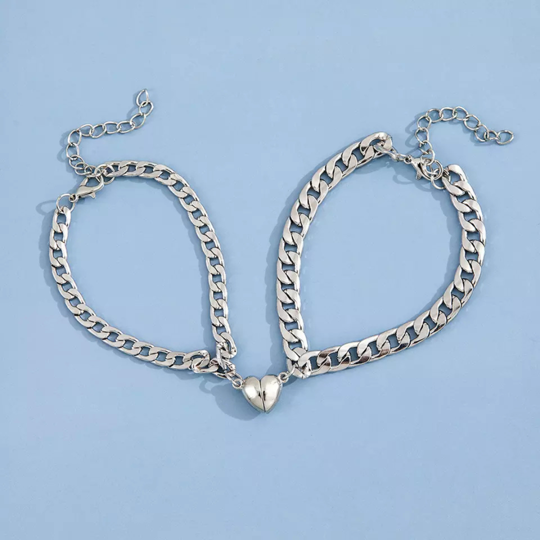 Elegant Heart Pendant Bracelet