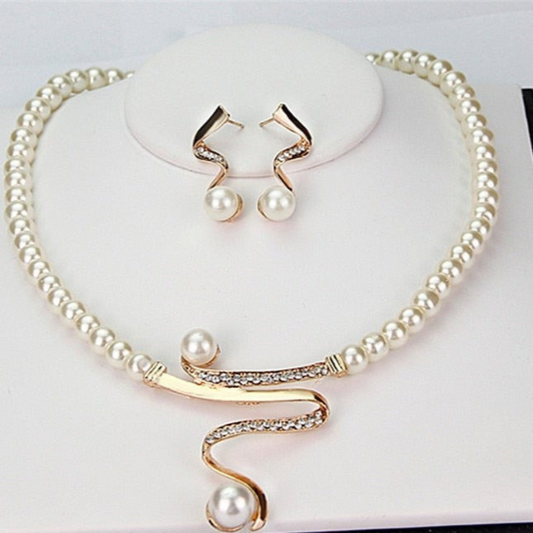 Elegant Lustrous Pearl Jewelry Set