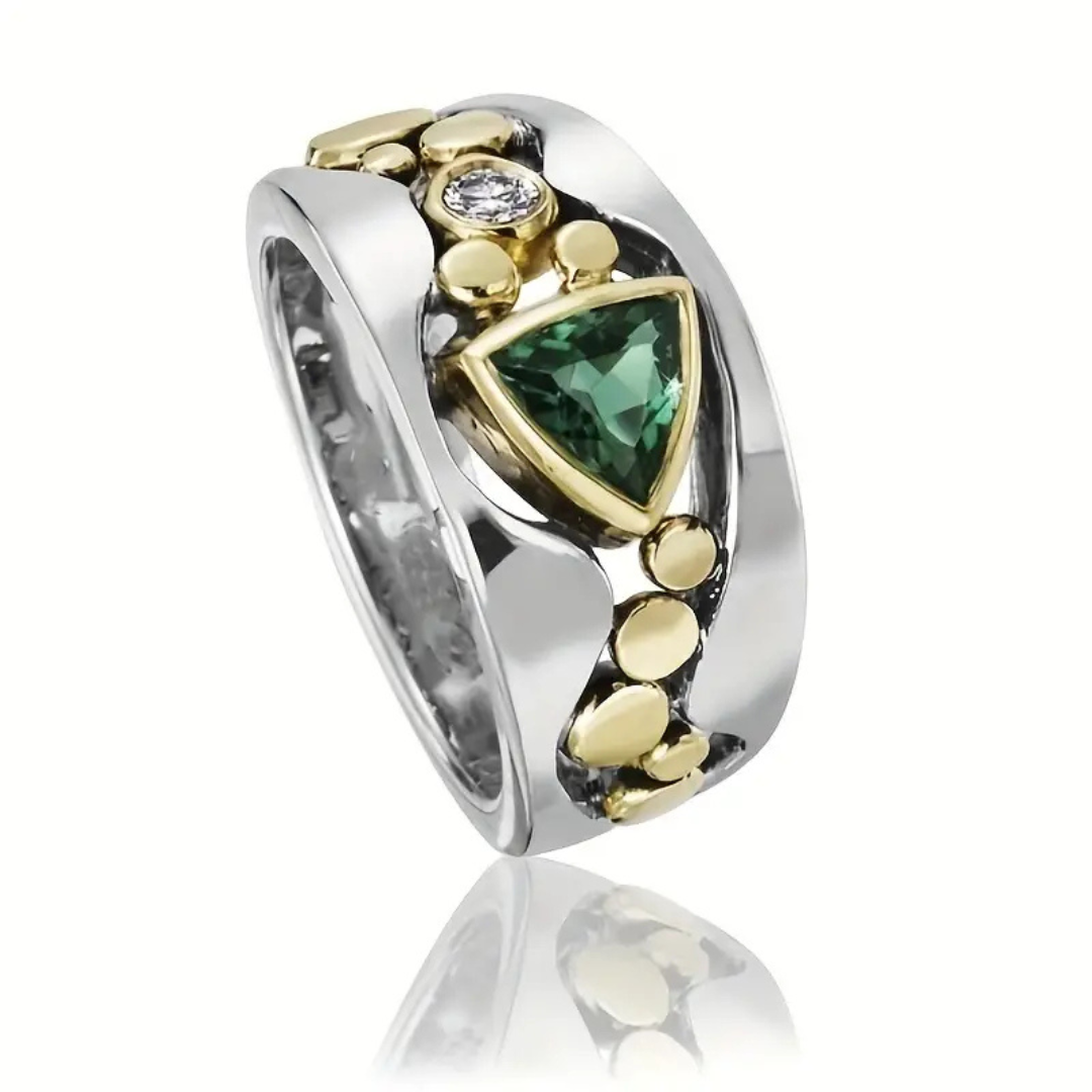 Vintage Elegant Green Crystal Ring