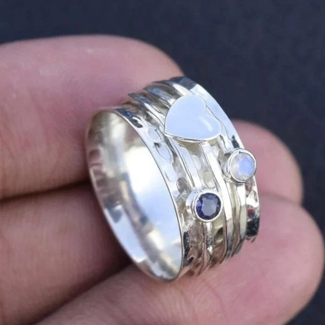 Elegant Rotating Heart Ring