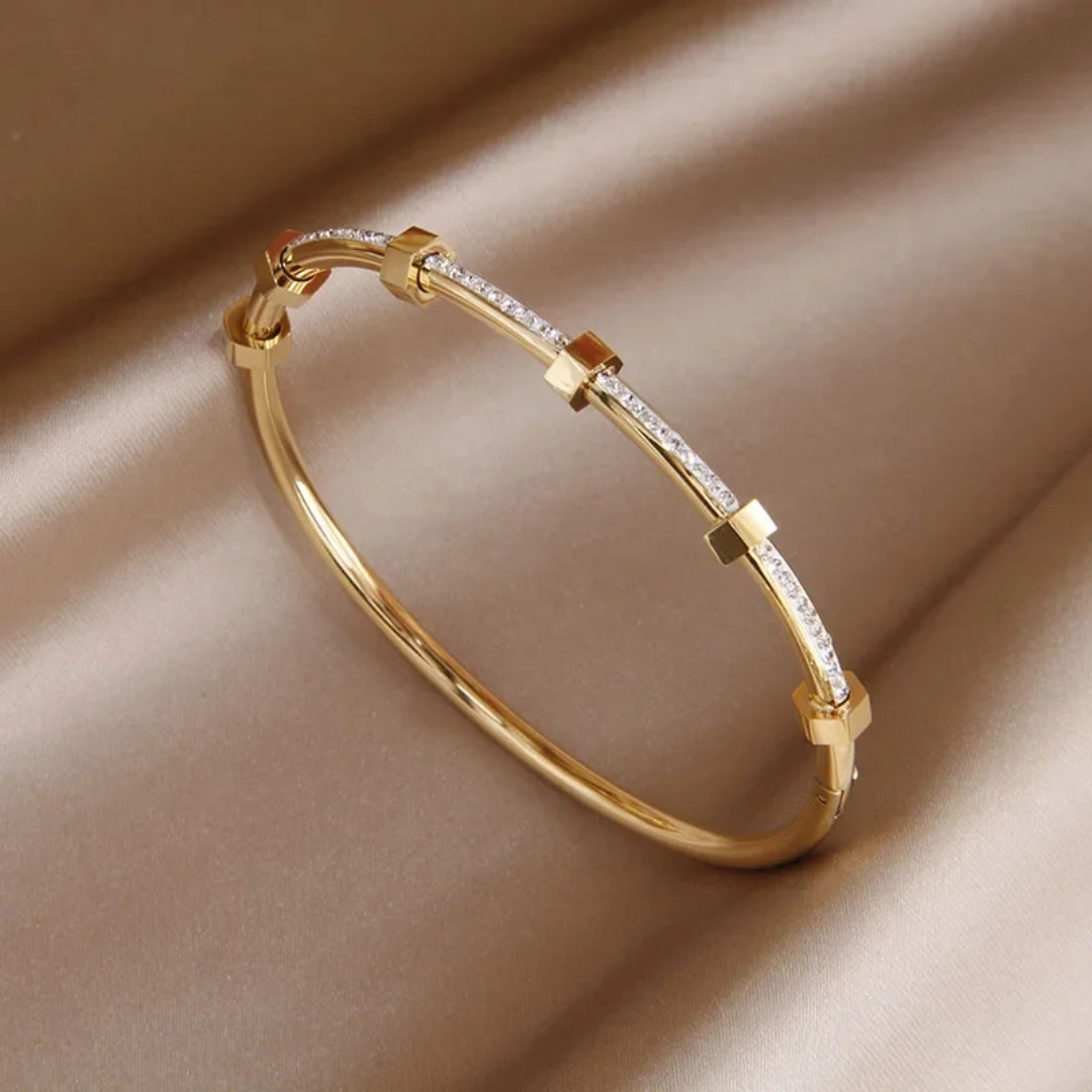 Gleaming Elegant Gold Bracelet