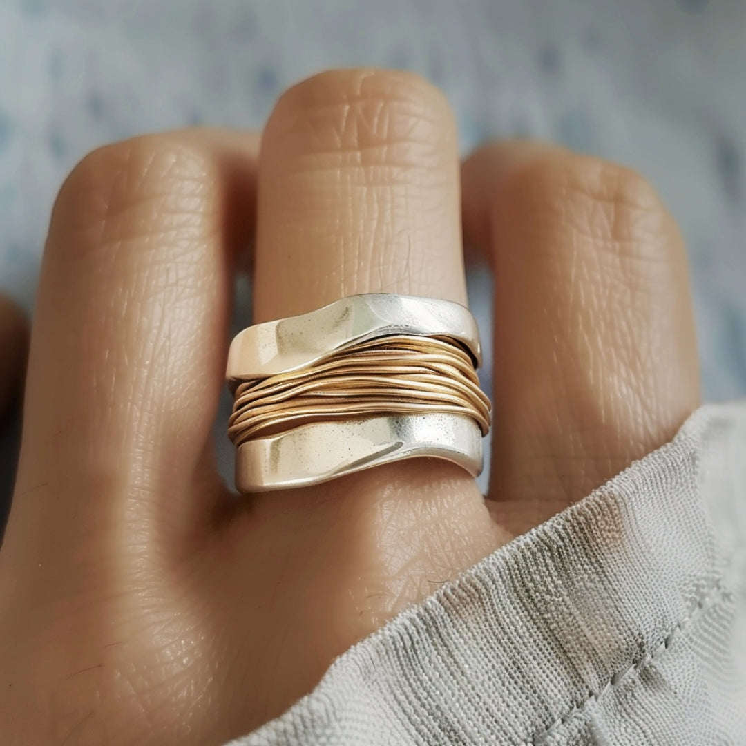 Elegant Intertwined Silver & Gold Ring