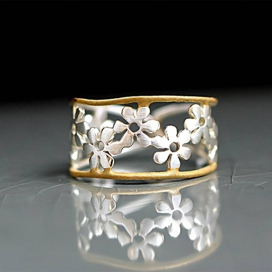 Irregular Floral Daisy Ring