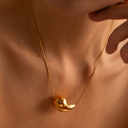 Drop-Shaped Necklace - Taylor