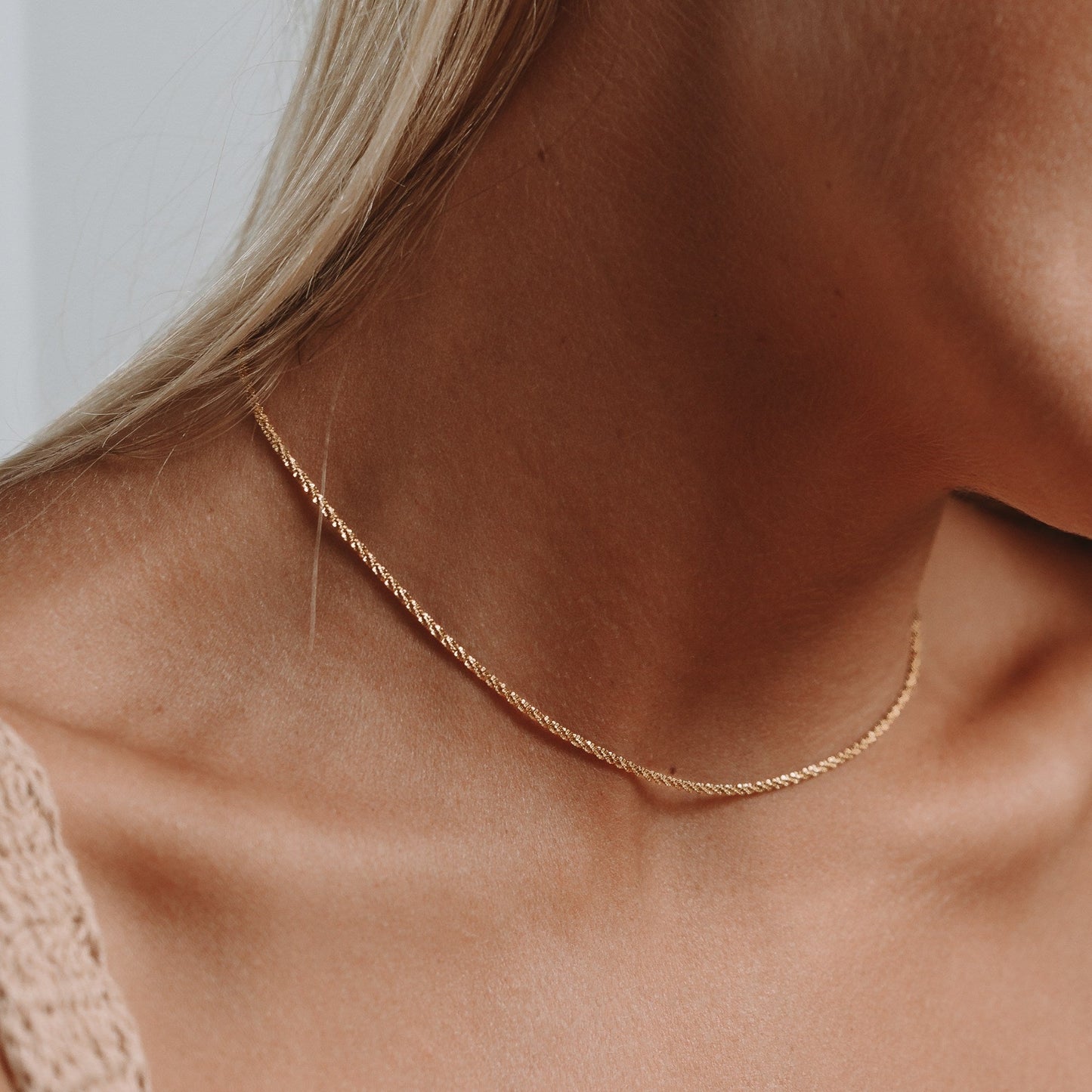 Elegant Gypsophila Clavicle Necklace - Lucy